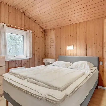 4 Bedroom Lovely In Ferienhaus *