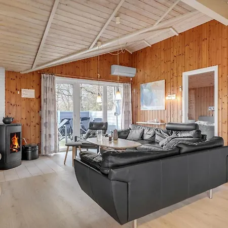 Ferienhaus 4 Bedroom Lovely In Oksbøl