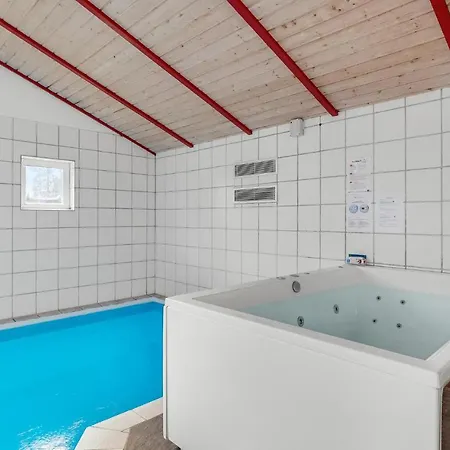 Ferienhaus 4 Bedroom Lovely In