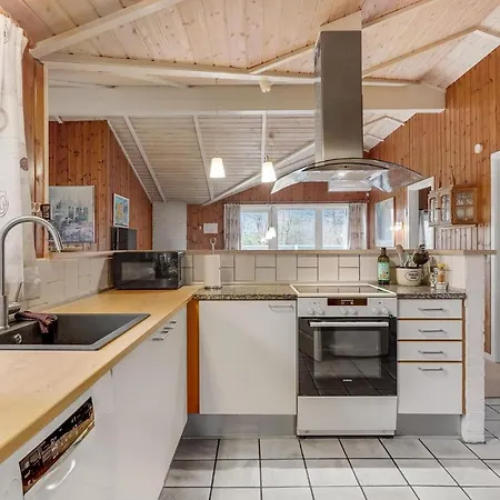 4 Bedroom Lovely In Ferienhaus Oksbøl