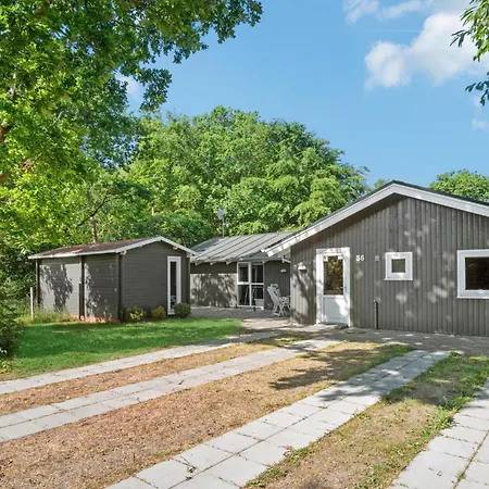 4 Bedroom Lovely In Ferienhaus
